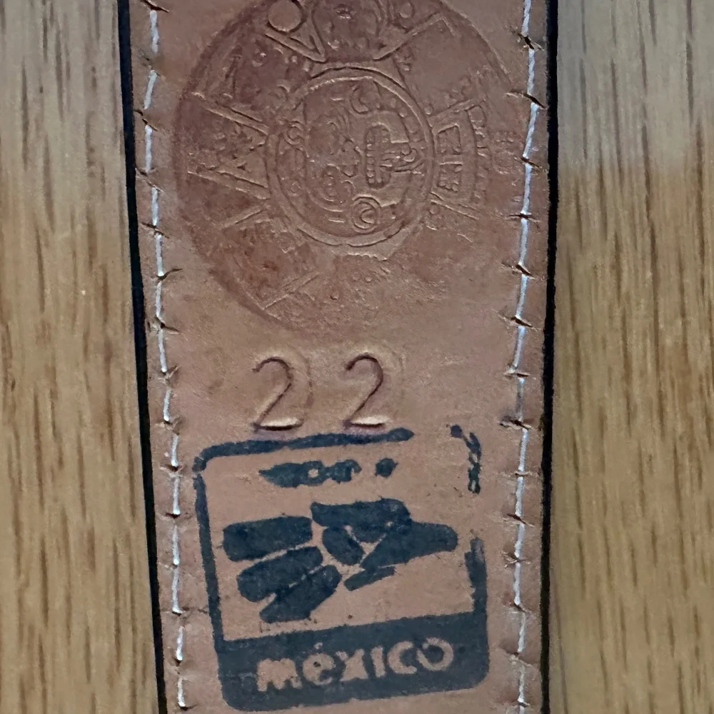 NWOT Western Cowboy Boys Leather Belt Black Brown Size 22